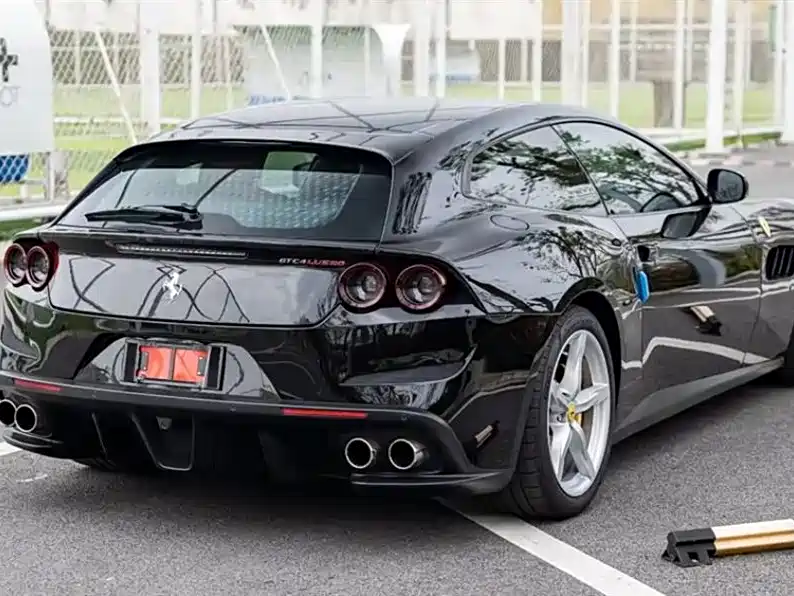 Ferrari GTC4Lusso 2017 — фото 4