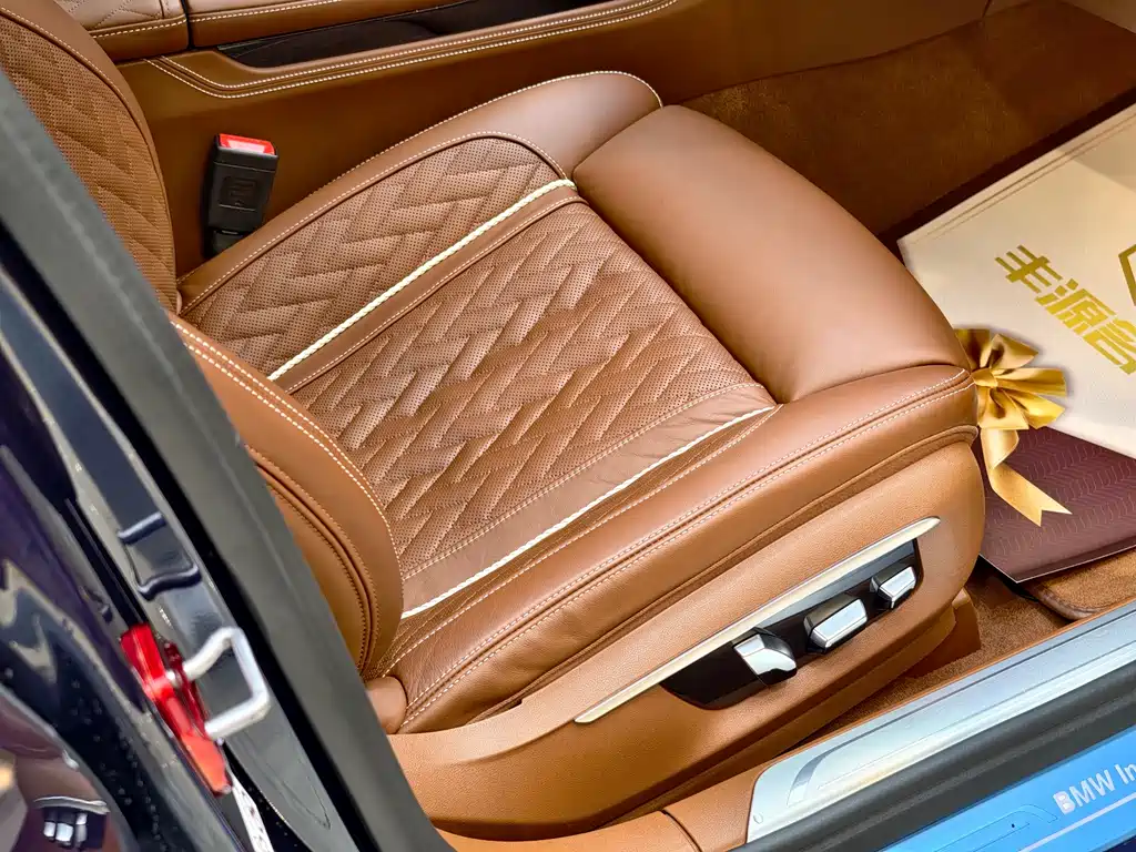 BMW 7 Series 2020 — фото 8