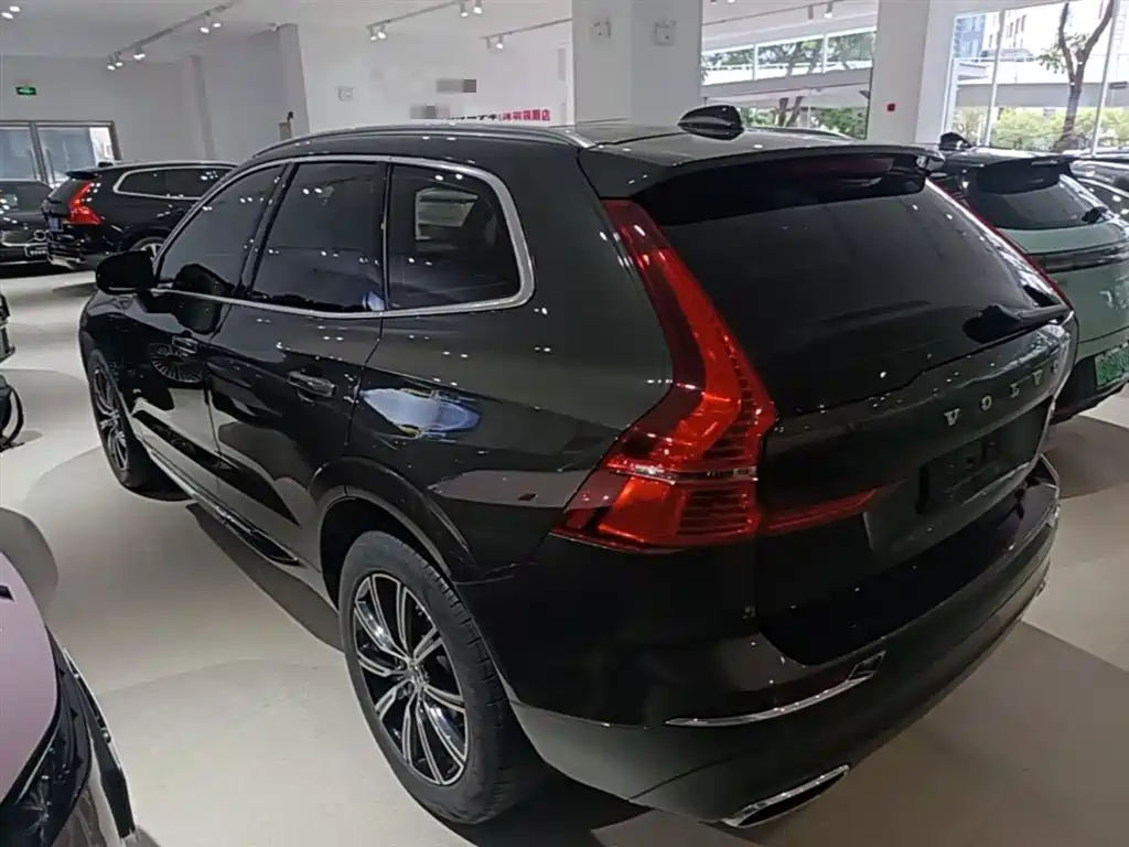 Volvo XC60 2021 — фото 5