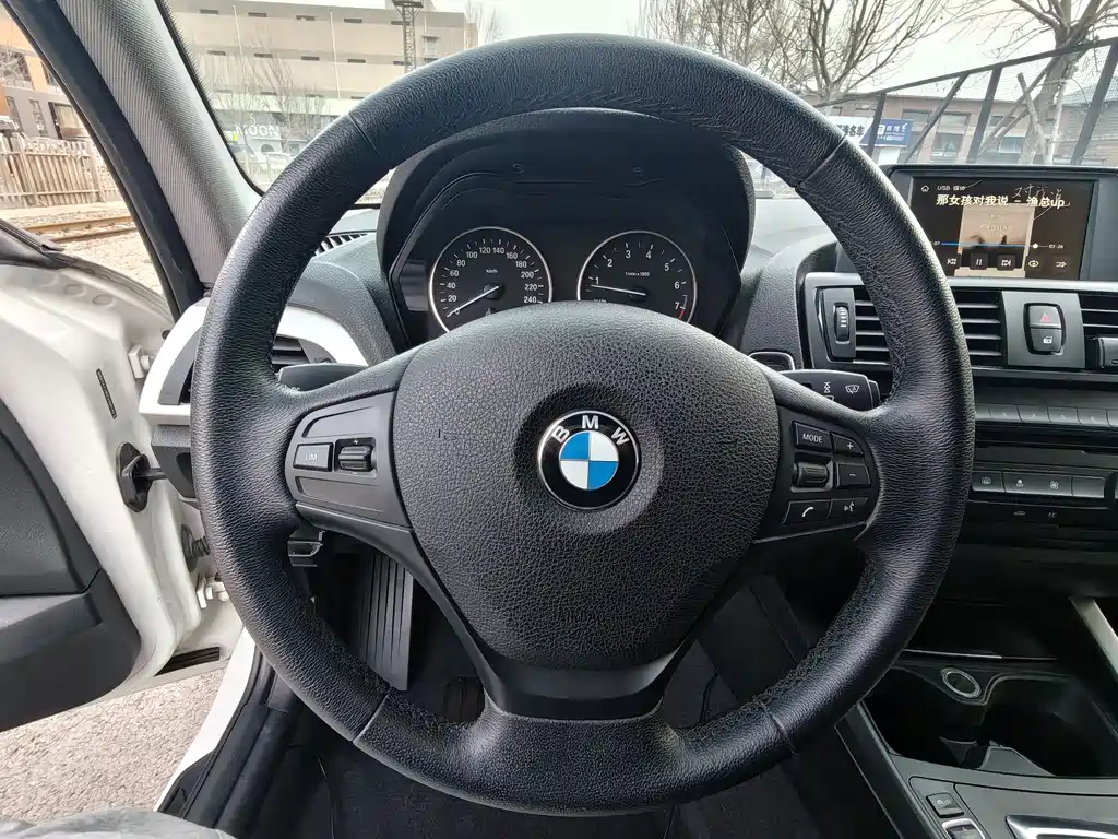 BMW 1 Series 2014 — фото 14