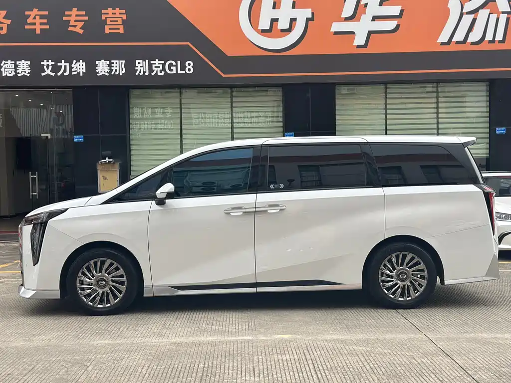 GAC Motor Trumpchi M8 2023 — фото 11