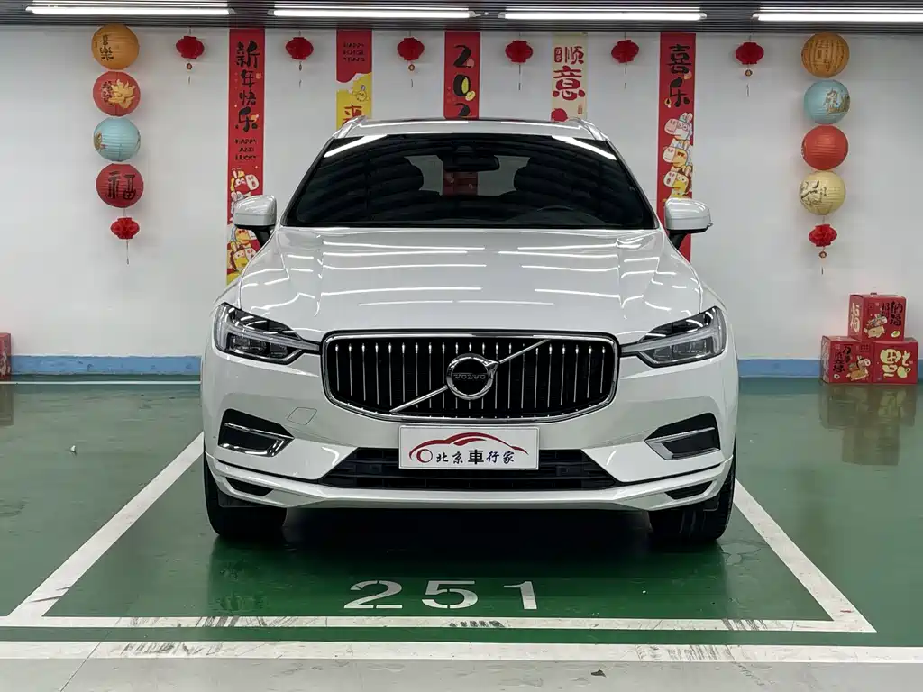 Volvo XC60 2020 — фото 2