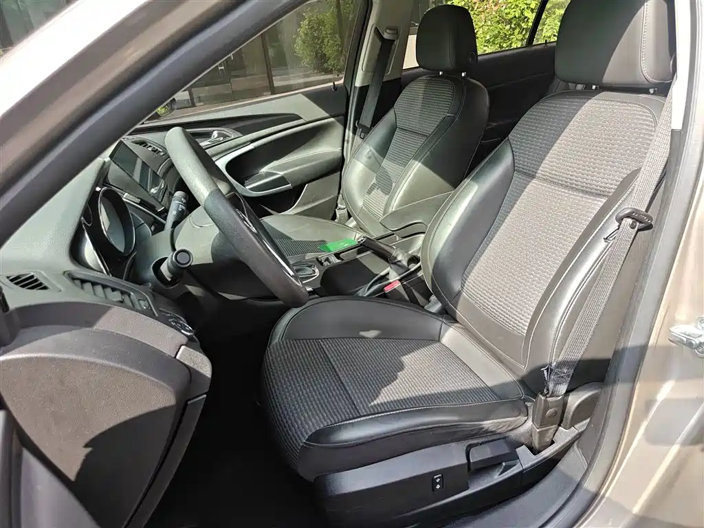 Buick Regal 2017 — фото 10