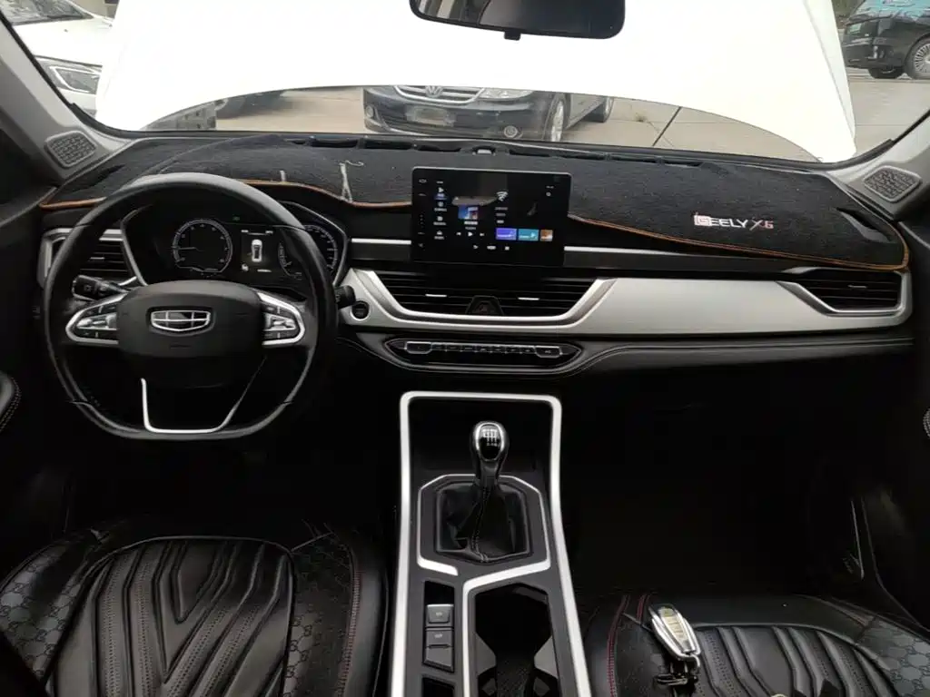 Geely Vision X6 2020 — фото 10