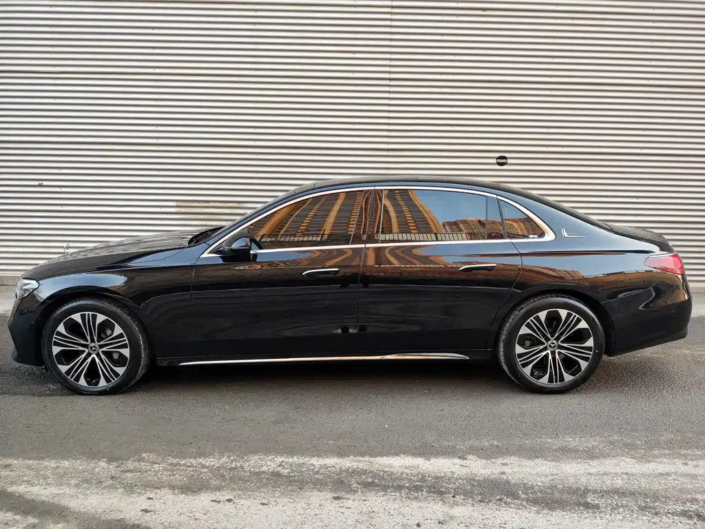 Mercedes-Benz E-Class 2026 — фото 4