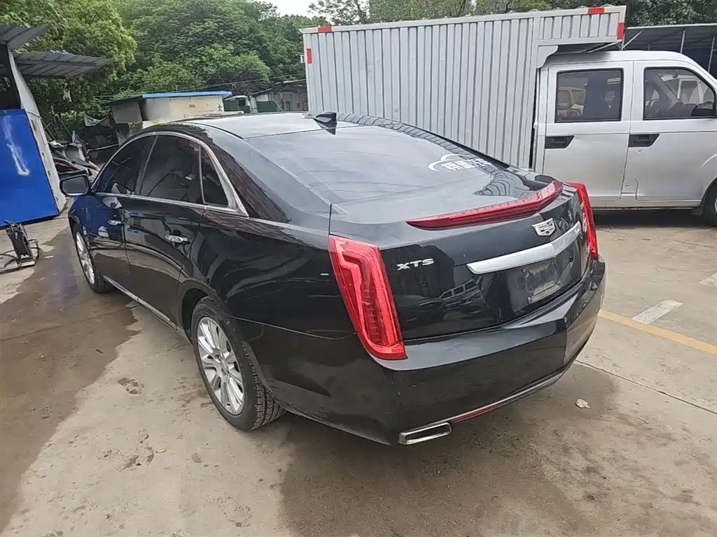 Cadillac XTS 2017 — фото 23