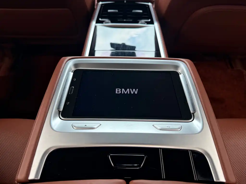 BMW 7 Series 2023 — фото 8