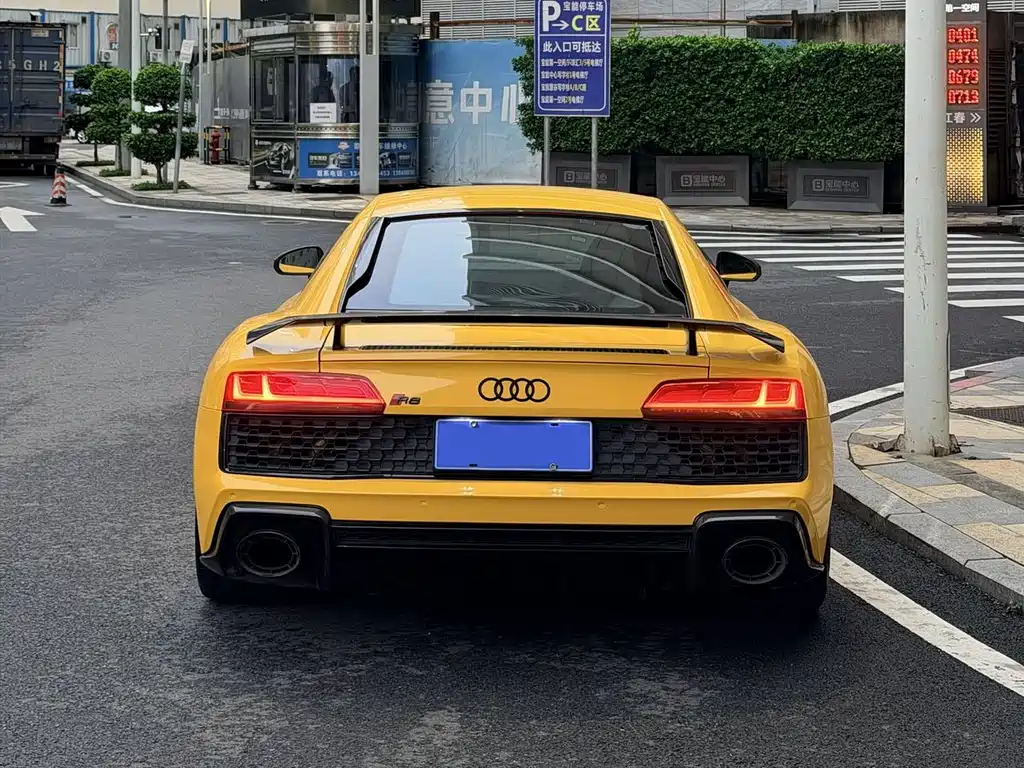 Audi R8 2023 — фото 4