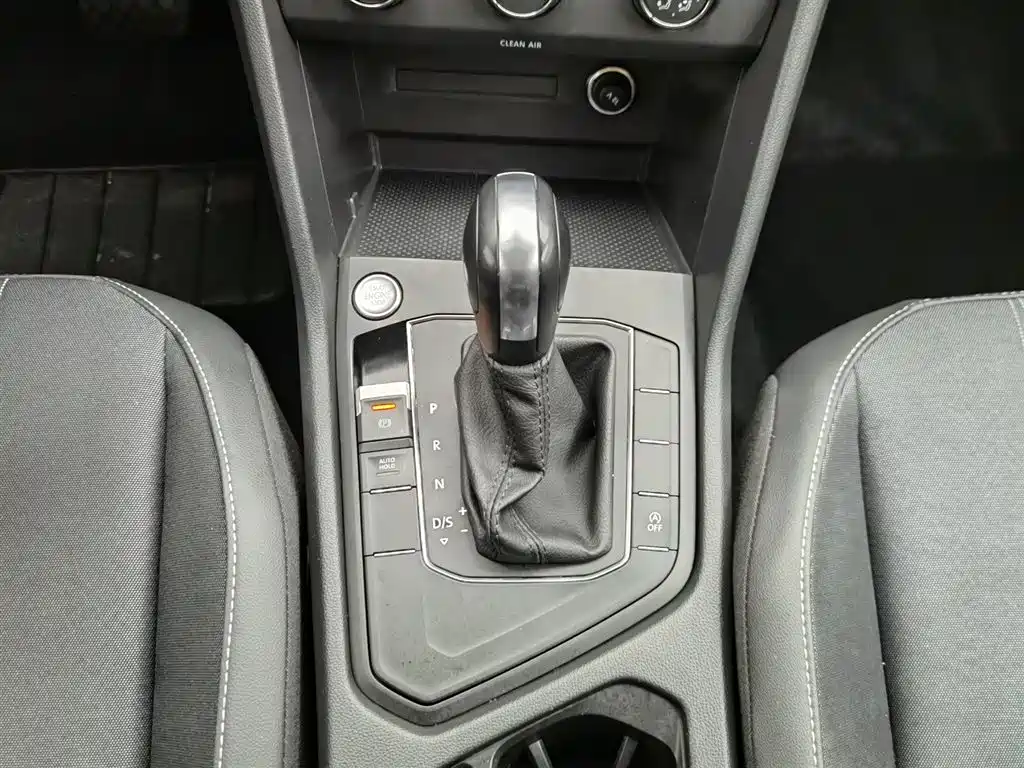Volkswagen Tiguan L 2023 — фото 13
