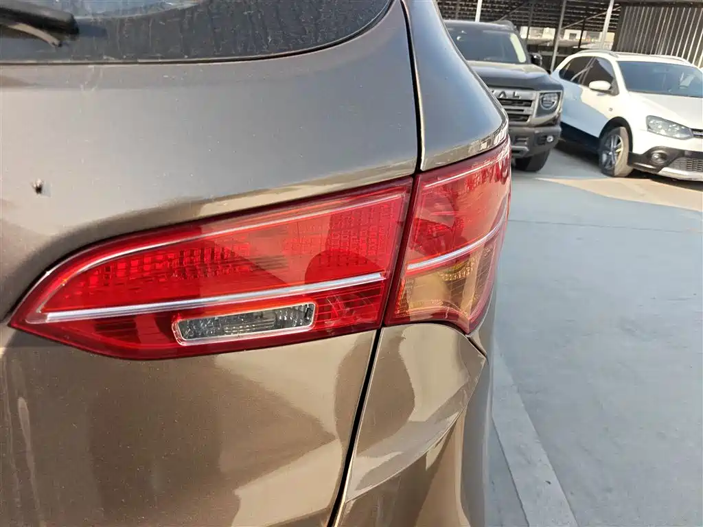 Hyundai Santa Fe 2015 — фото 24