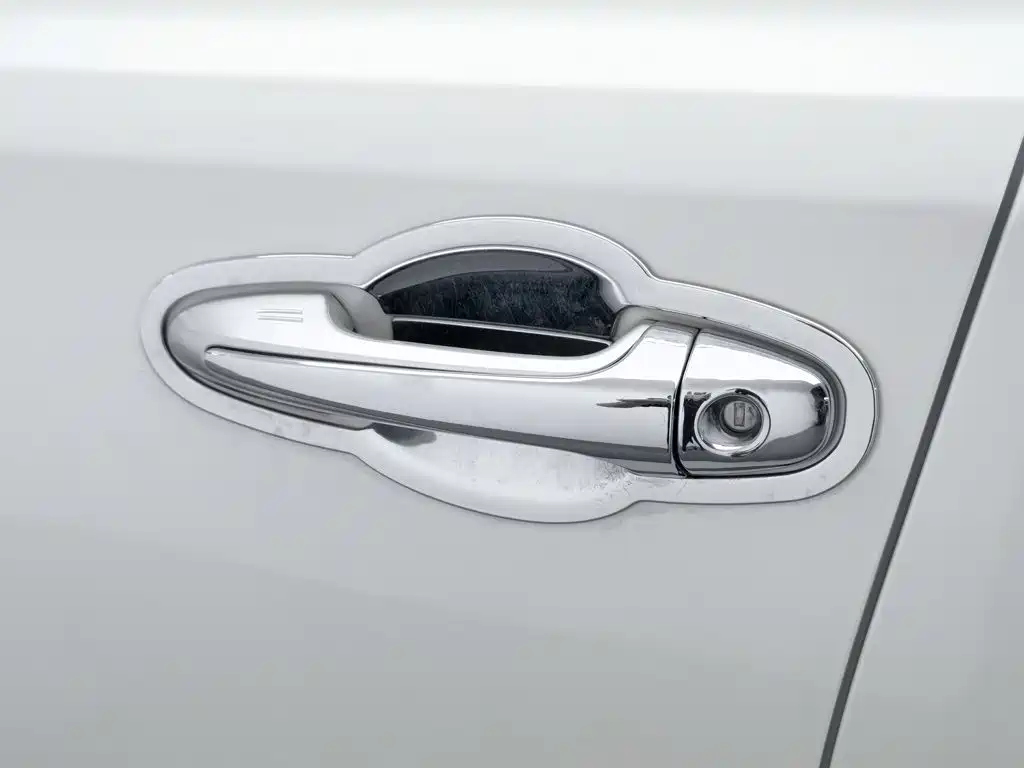 Toyota RAV4 2017 — фото 18