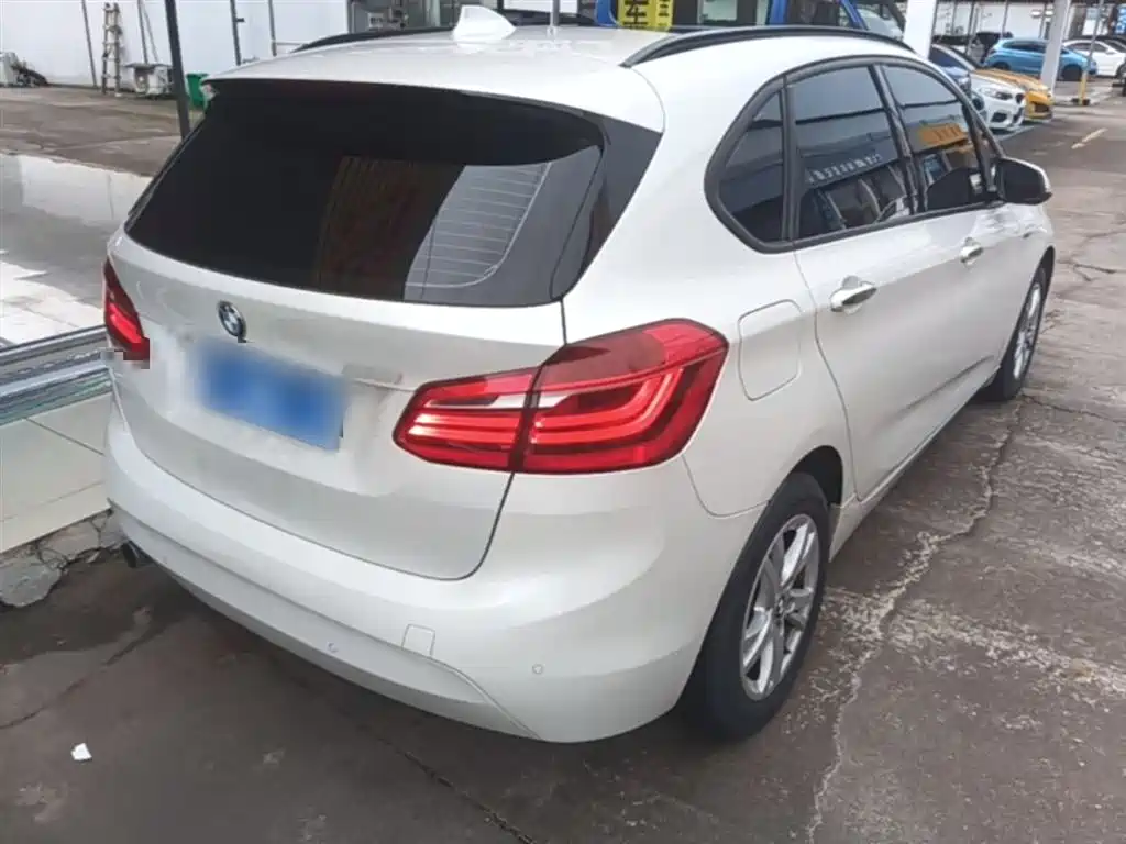 BMW 2 Series Active Tourer 2018 — фото 7