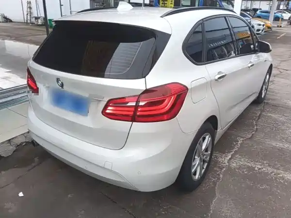 BMW 2 Series Station Wagon 2016