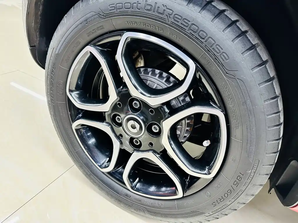 smart Fortwo 2019 — фото 14