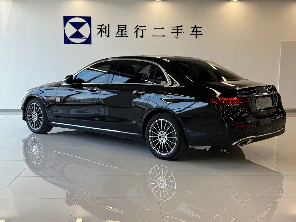 Mercedes-Benz E-Class 2022 — фото 4