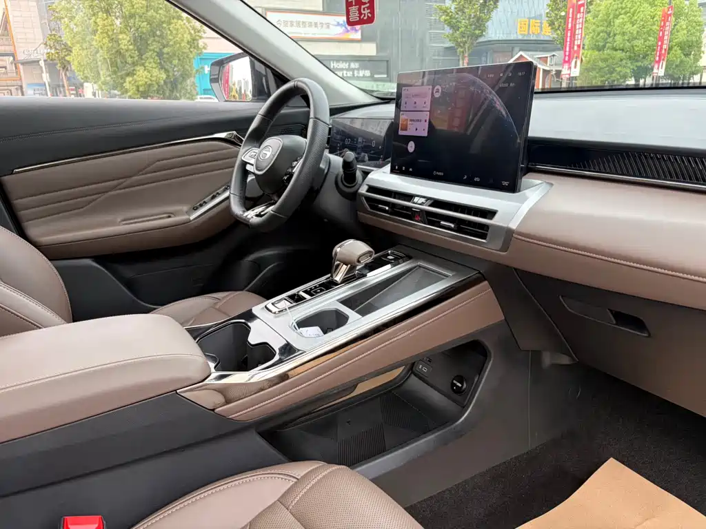 GAC Motor Trumpchi GS4 2024 — фото 11