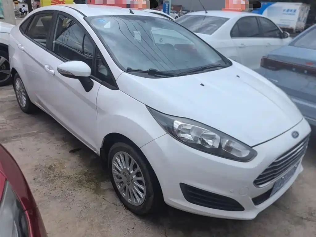 Ford Fiesta 2015 — фото 4