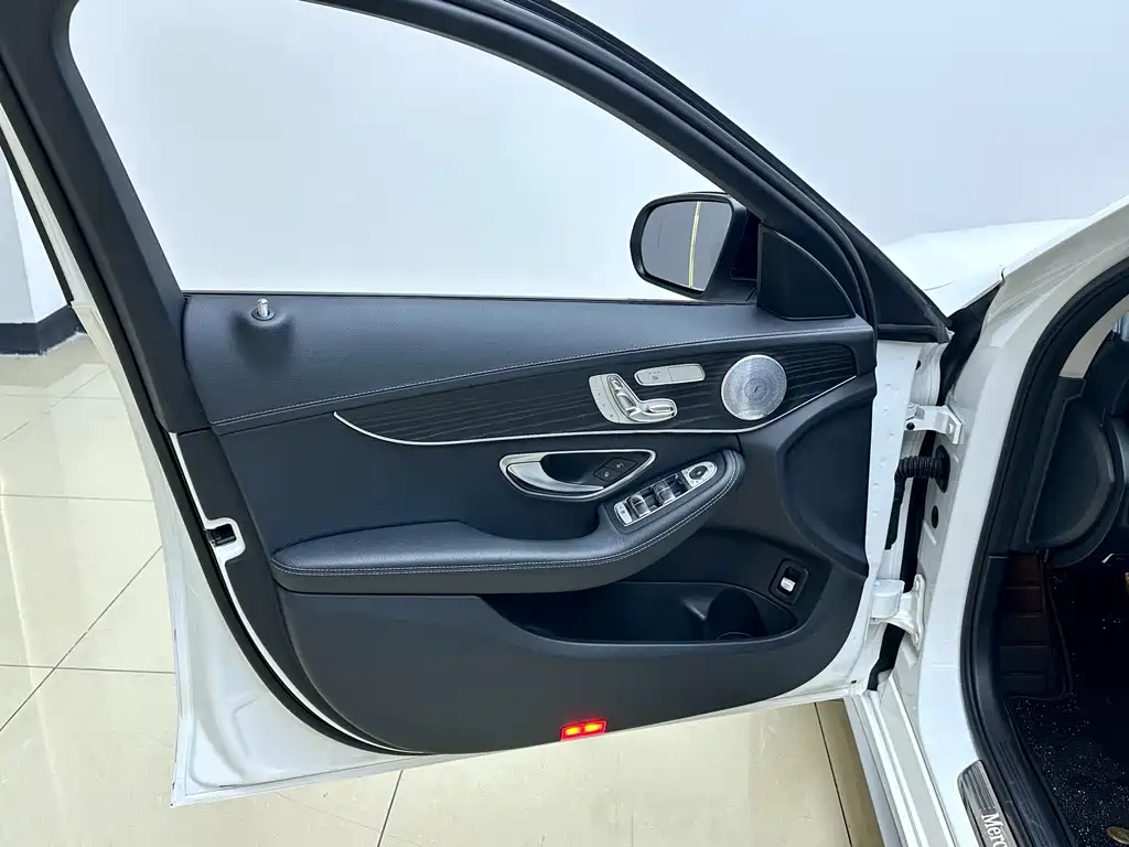 Mercedes-Benz C-Class 2021 — фото 18