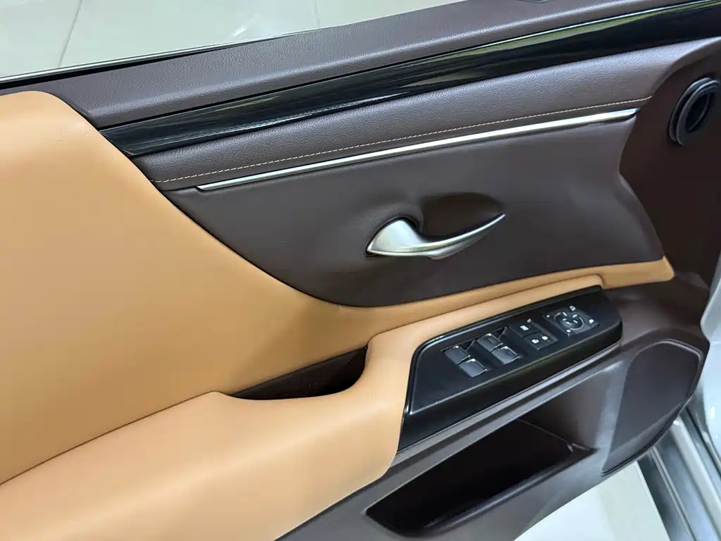 Lexus ES 2021 — фото 14