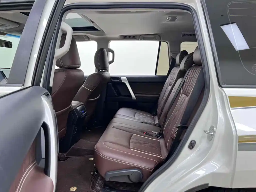 Toyota Prado 2020 — фото 15