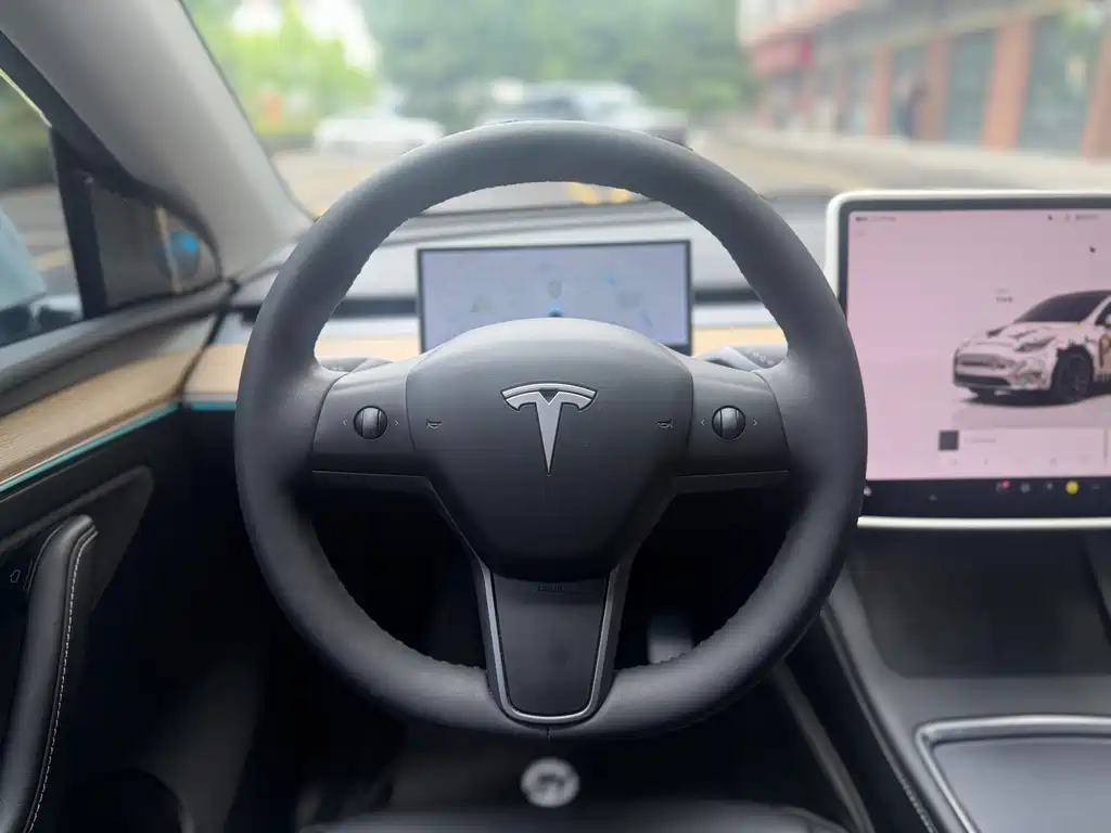 Tesla Model Y 2022 — фото 10