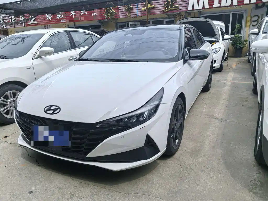 Hyundai Elantra 2022