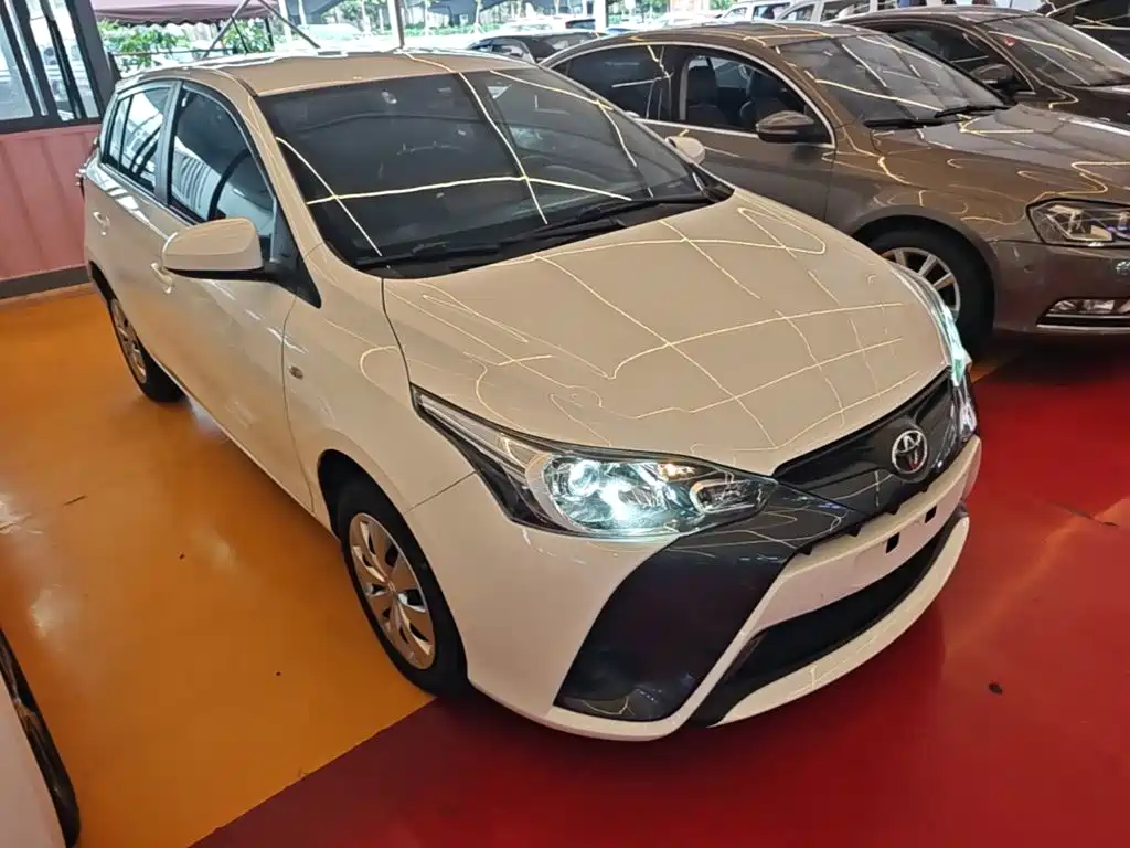 Toyota Yaris L 2021