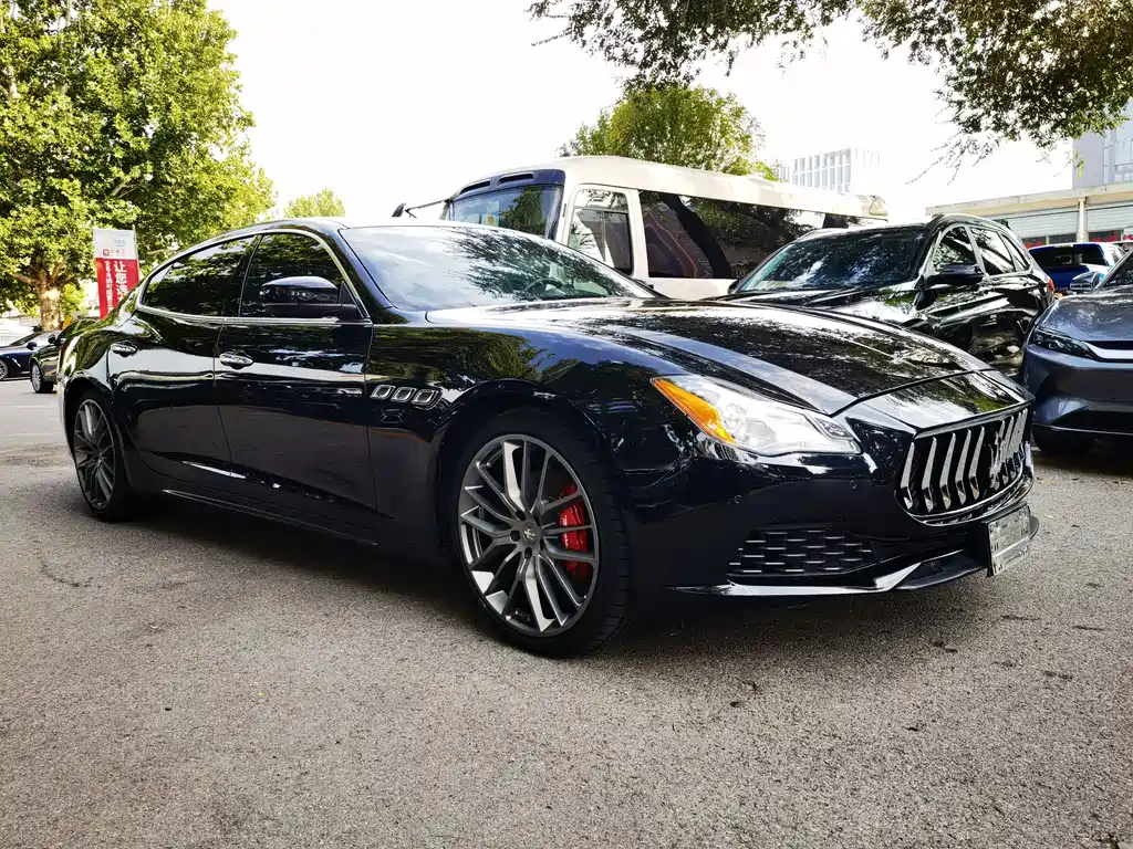 Maserati Quattroporte 2017 — фото 2