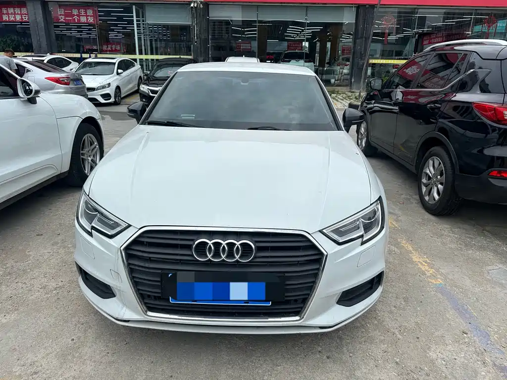 Audi A3 2018 — фото 2