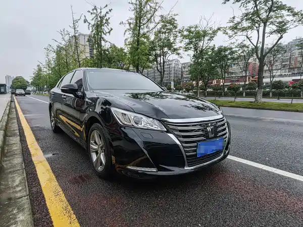 Toyota Crown 2017