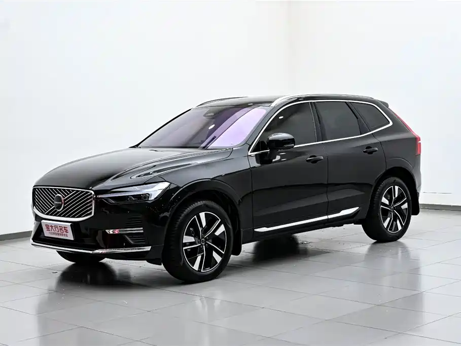 Volvo XC60 2025 — фото 2