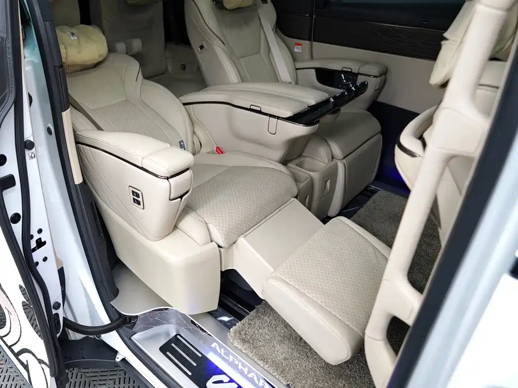 Toyota Alphard 2024 — фото 16