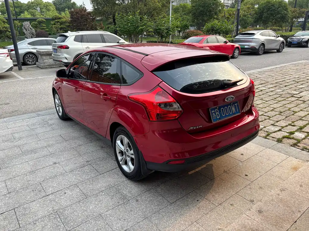 Ford Focus 2016 — фото 13