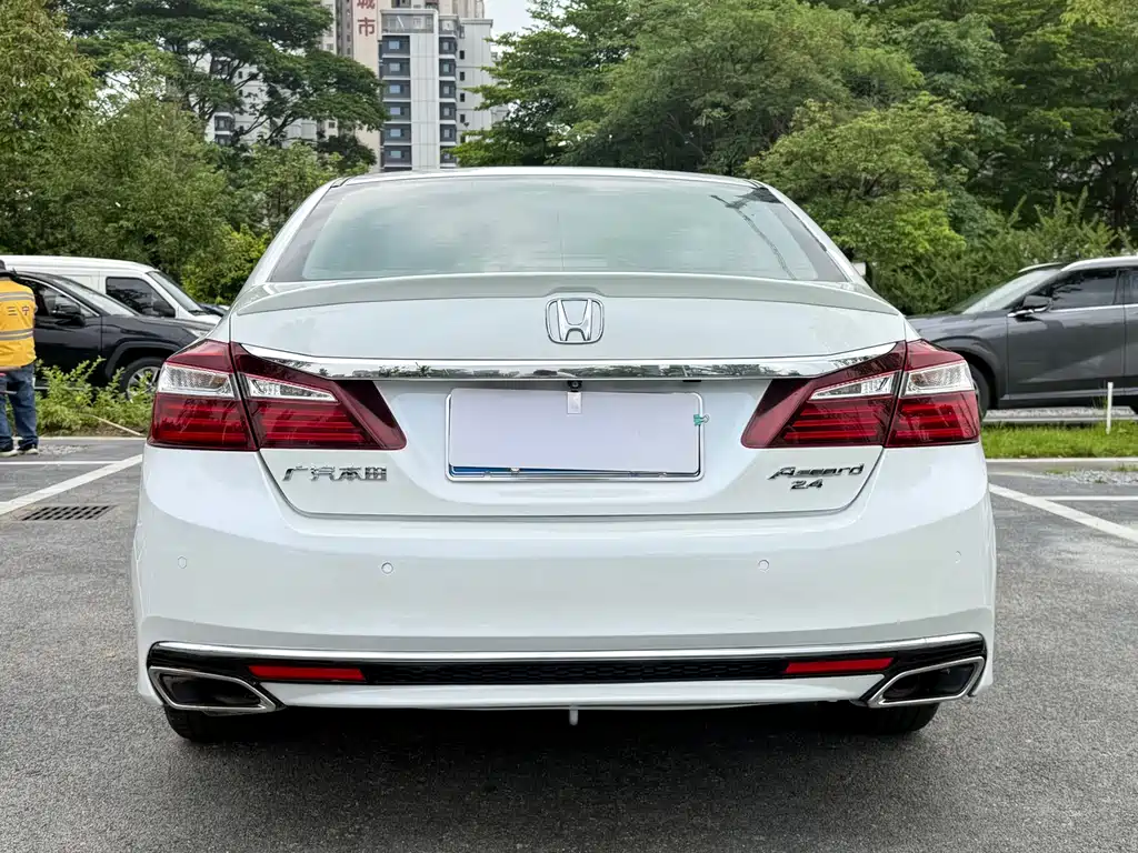 Honda Accord 2016 — фото 10