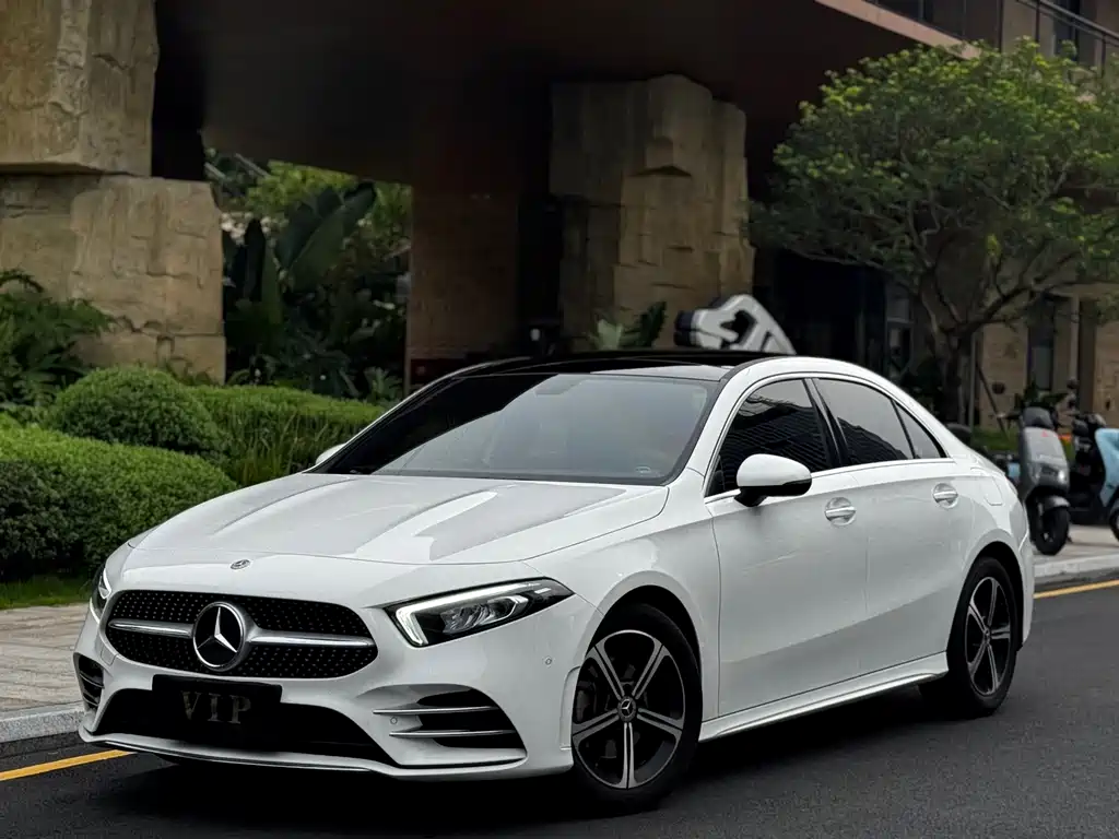 Mercedes-Benz A-Class 2022 — фото 1