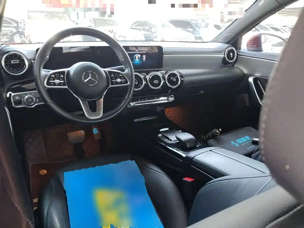 Mercedes-Benz A-Class 2023 — фото 10