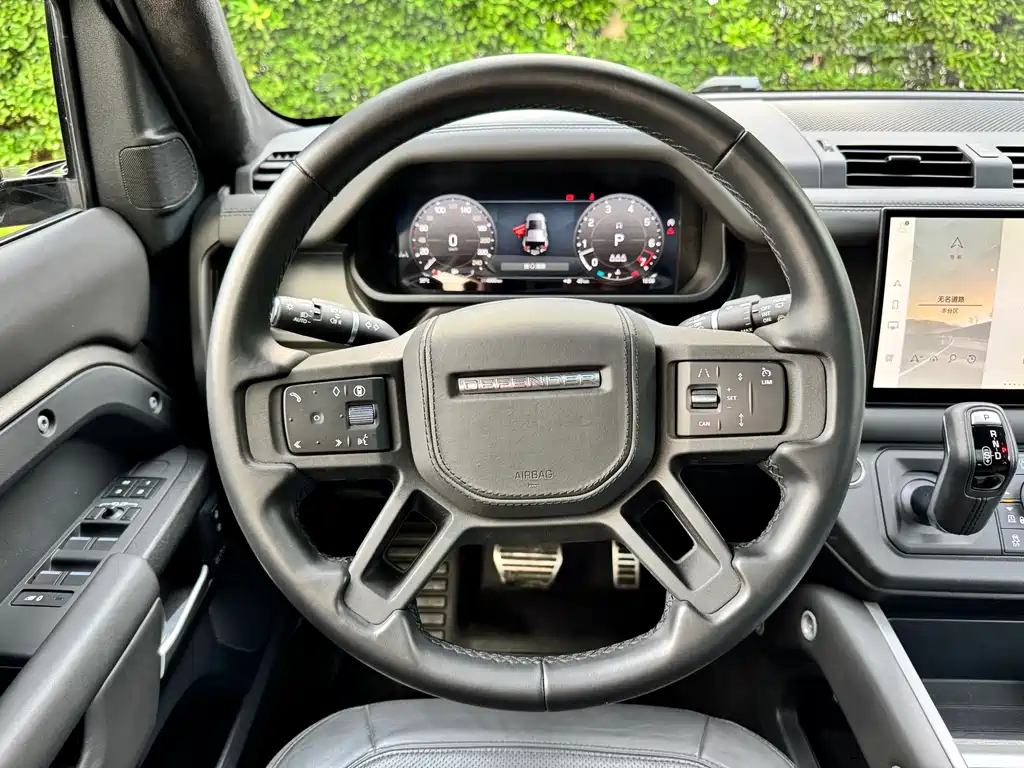 Land Rover Defender 2025 — фото 13