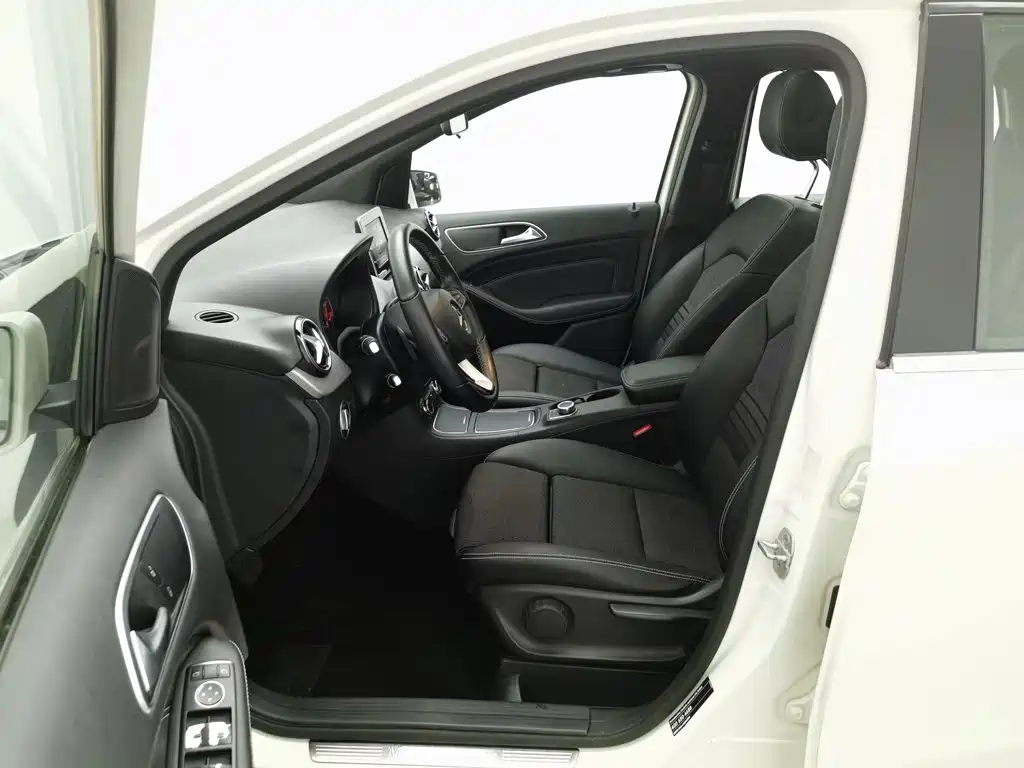 Mercedes-Benz B-Class 2016 — фото 10