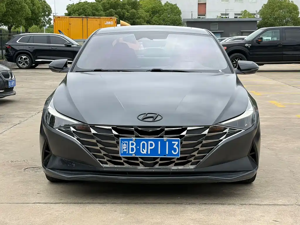 Hyundai Elantra 2022 — фото 1