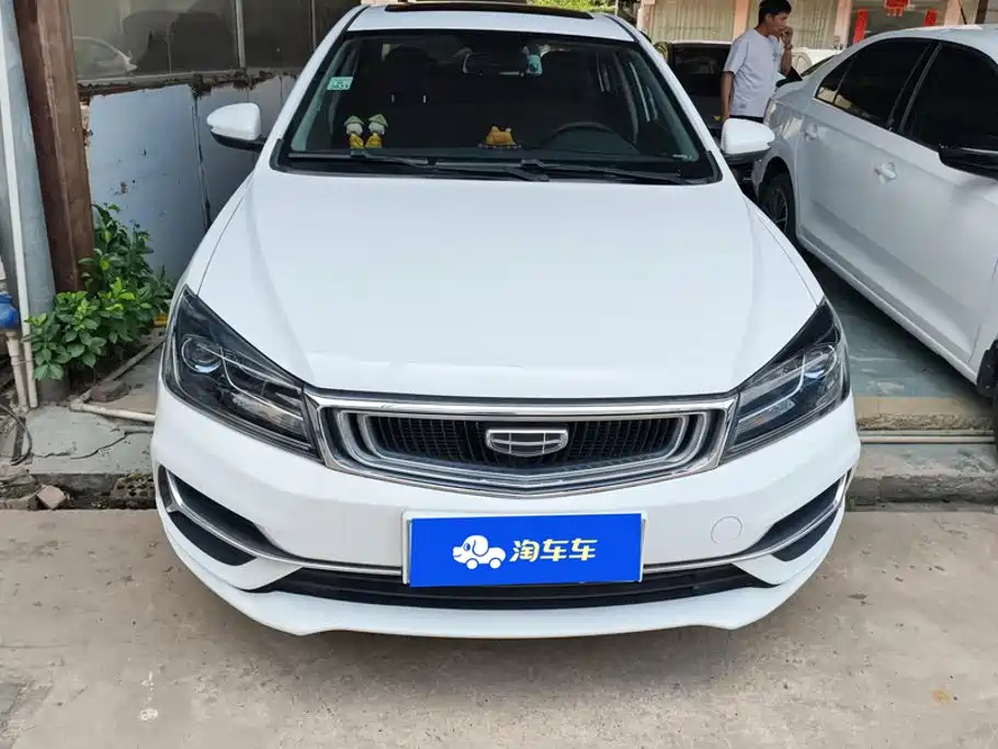Geely Emgrand 2021
