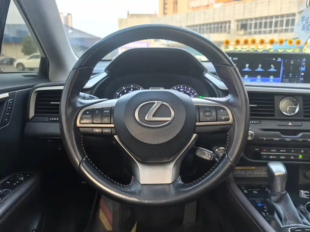 Lexus RX 2018 — фото 8