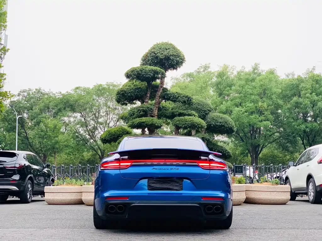 Porsche Panamera 2019 — фото 22