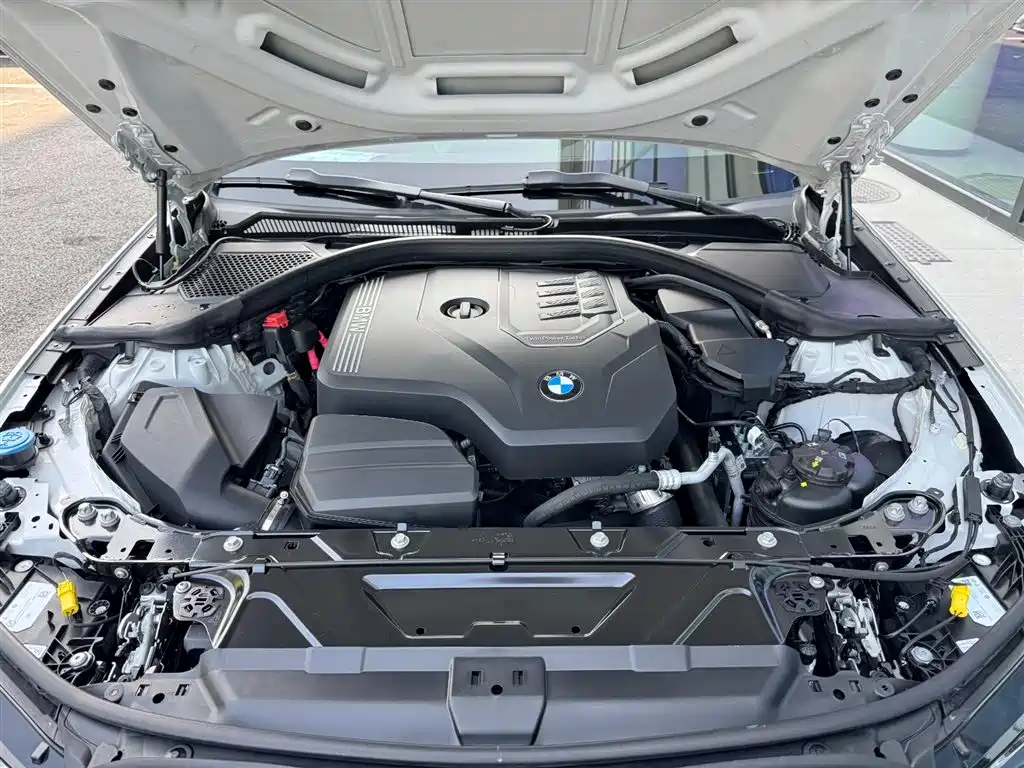 BMW 3 Series 2023 — фото 14