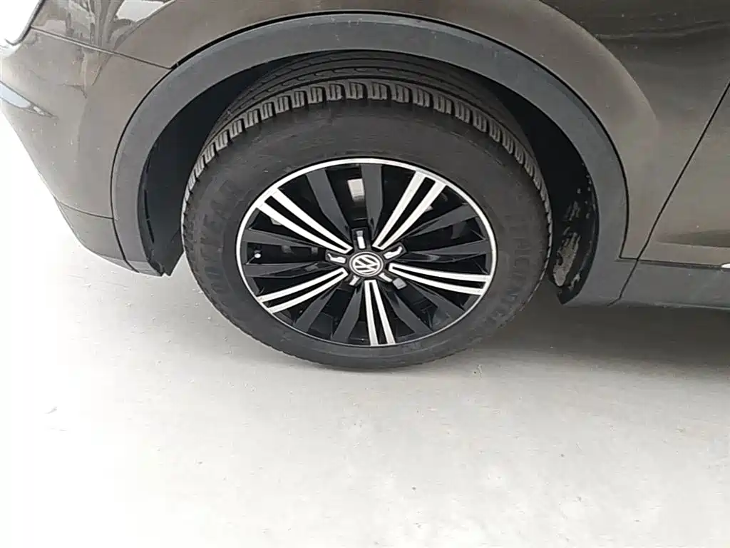Volkswagen Tiguan L 2020 — фото 23