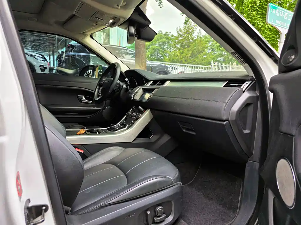 Land Rover Evoque 2017 — фото 19