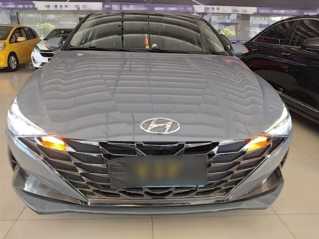 Hyundai Elantra 2022 — фото 3