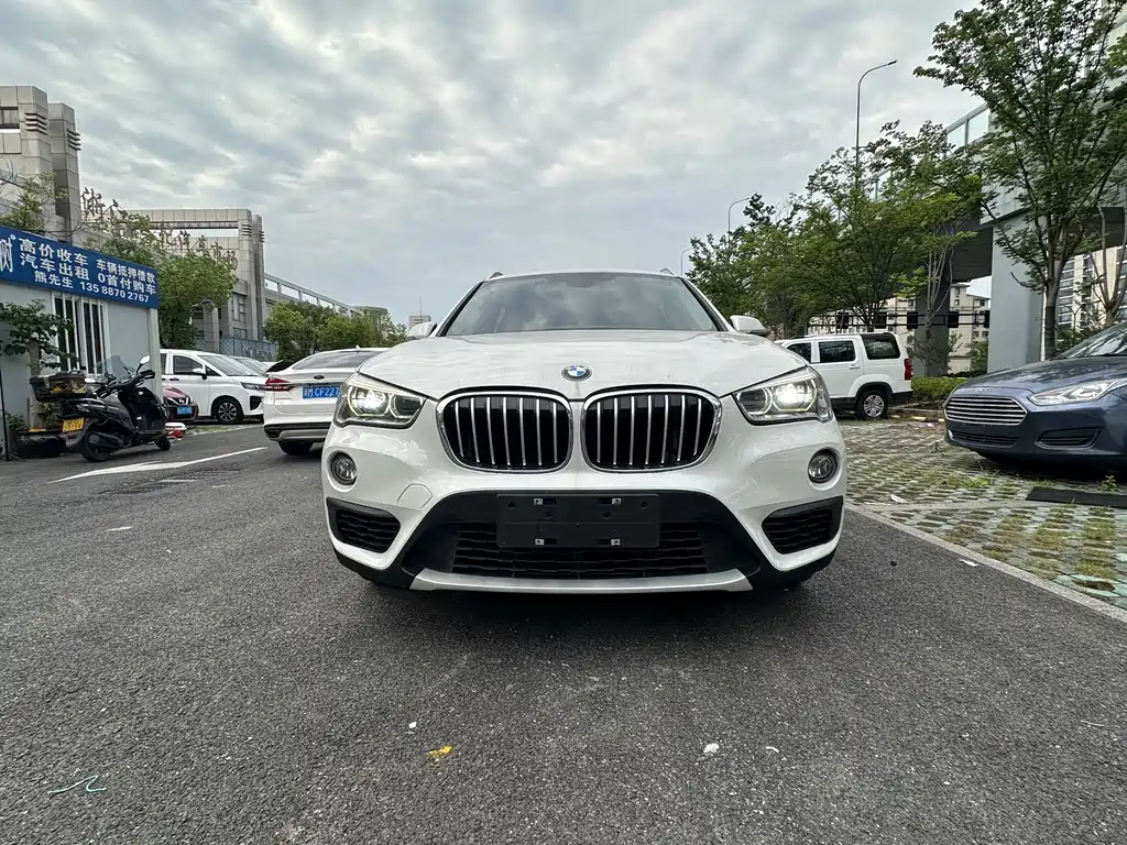 BMW X1 2017 — фото 1