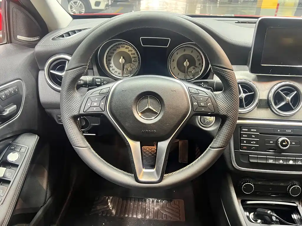 Mercedes-Benz GLA 2016 — фото 13