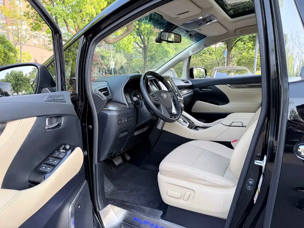 Toyota Alphard 2019 — фото 8