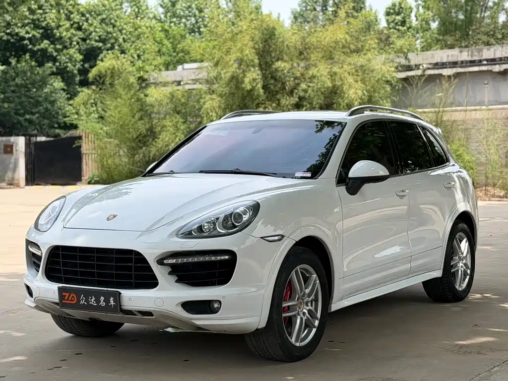 Porsche Cayenne 2015 — фото 1